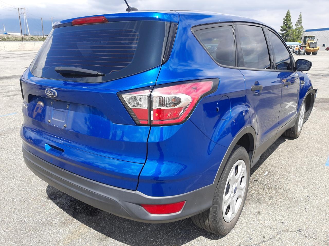 Photo 4 from auction – 2017 FORD ESCAPE S with VIN 1FMCU0F71HUC11178