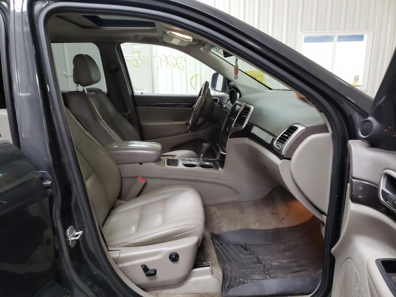 Photo 5 from auction – 2011 JEEP GRAND CHER with VIN 1J4RR4GG8BC609534
