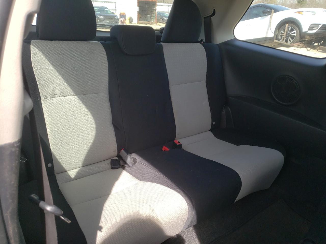 Photo 6 from auction – 2012 TOYOTA YARIS with VIN JTDJTUD37CD502248