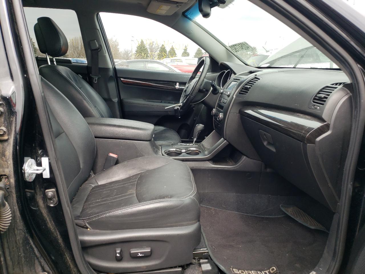Photo 5 from auction – 2012 KIA SORENTO EX with VIN 5XYKU4A21CG243075