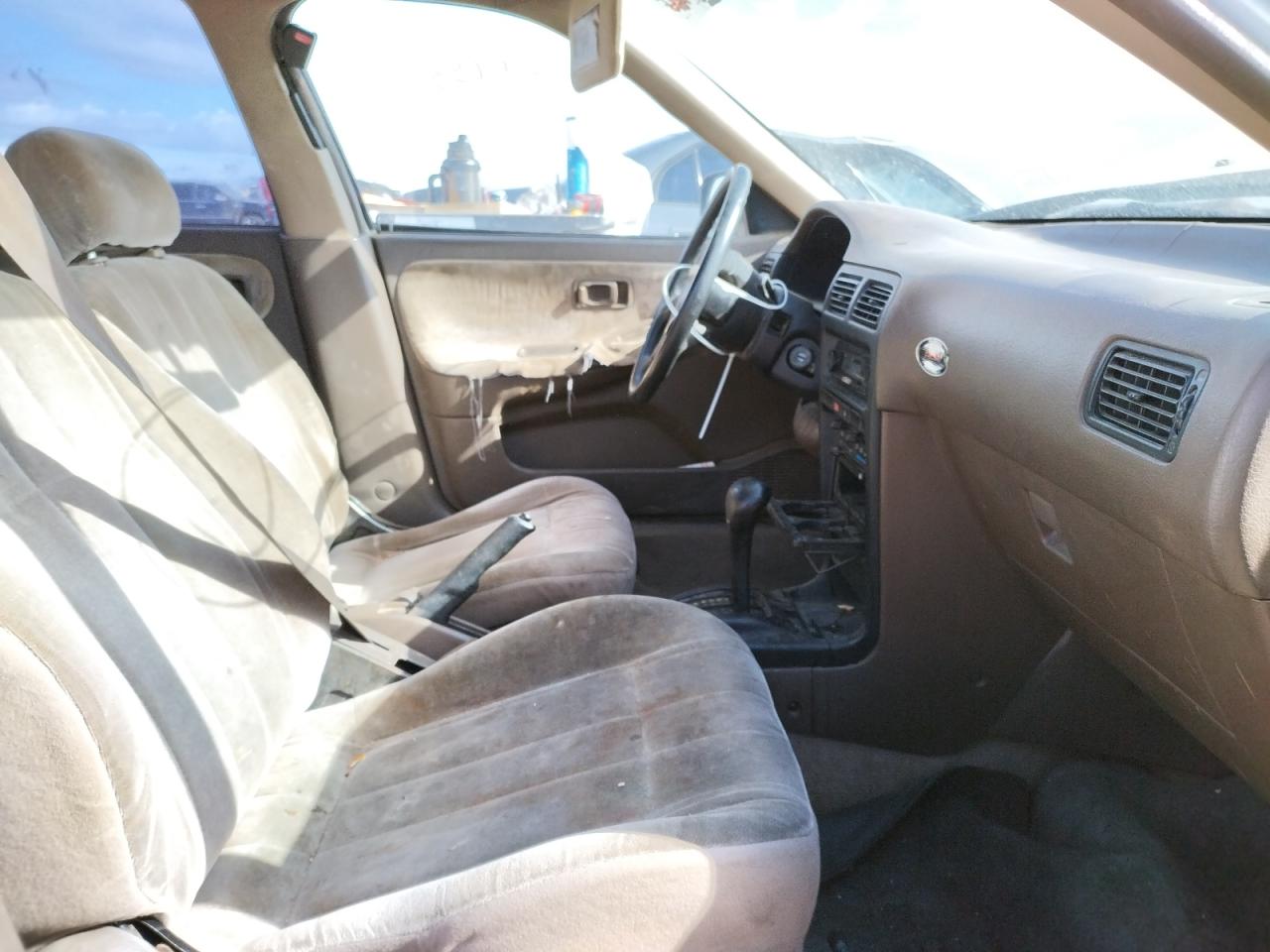 Photo 5 from auction – 1994 NISSAN SENTRA E with VIN JN1EB31P2RU332088