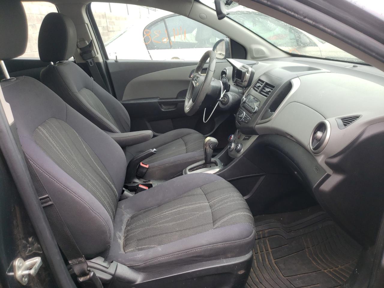 Photo 5 from auction – 2014 CHEVROLET SONIC LT with VIN 1G1JC5SHXE4189552