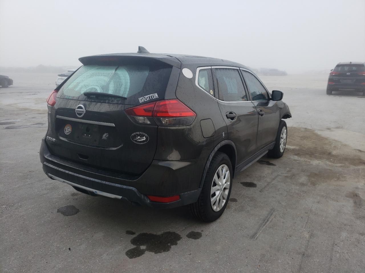 Photo 4 from auction – 2017 NISSAN ROGUE S with VIN KNMAT2MT5HP506910