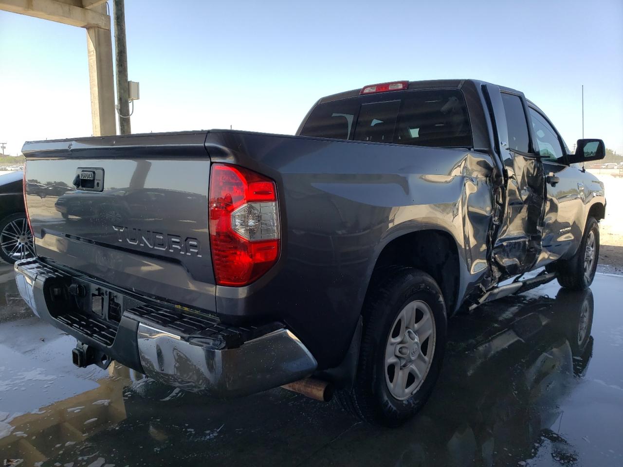 Photo 4 from auction – 2014 TOYOTA TUNDRA DOU with VIN 5TFRY5F10EX148807