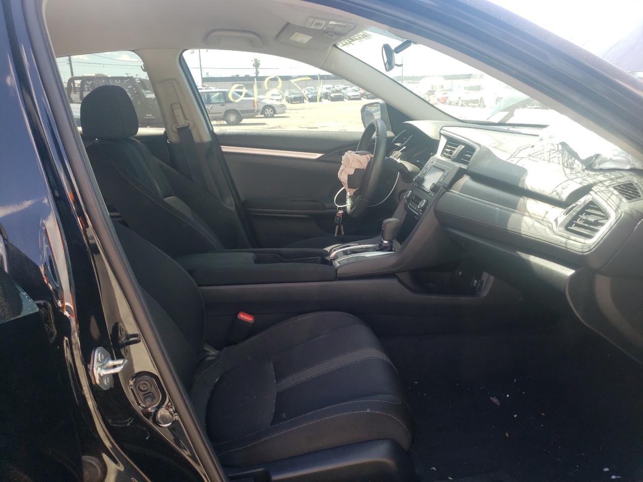 Photo 5 from auction – 2020 HONDA CIVIC LX with VIN 19XFC2F61LE210899