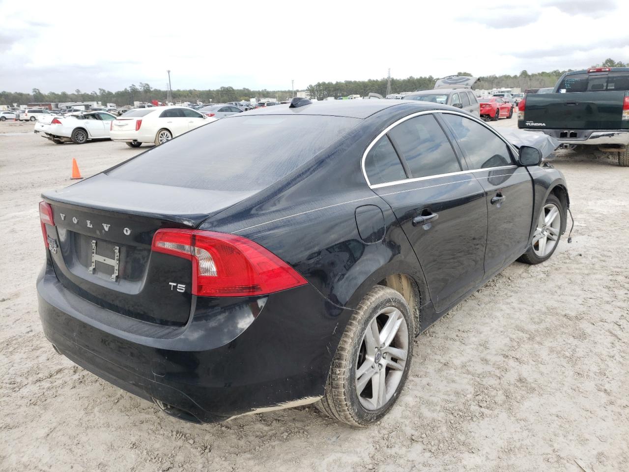 Photo 4 from auction – 2015 VOLVO S60 PREMIE with VIN YV140MFK0F1334060