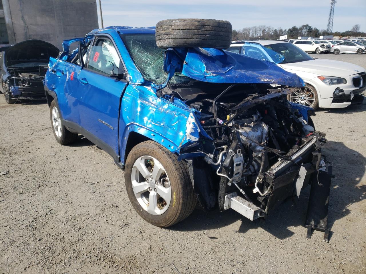 JEEP COMPASS 2018 with VIN 3C4NJDBB5JT484227 - Photo from auction