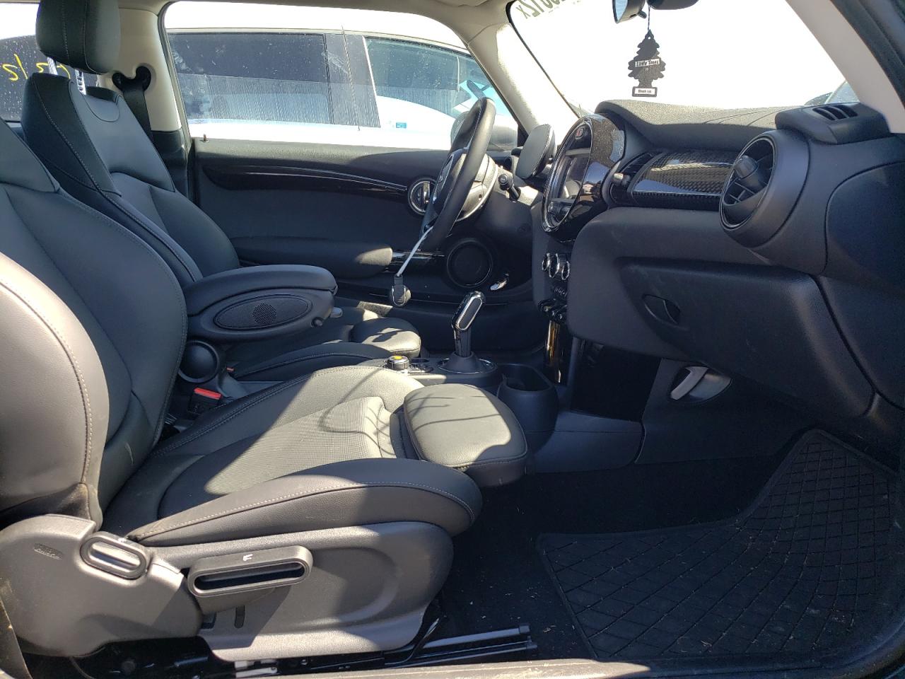 Photo 5 from auction – 2021 MINI COOPER SE with VIN WMWXP3C07M2N55414