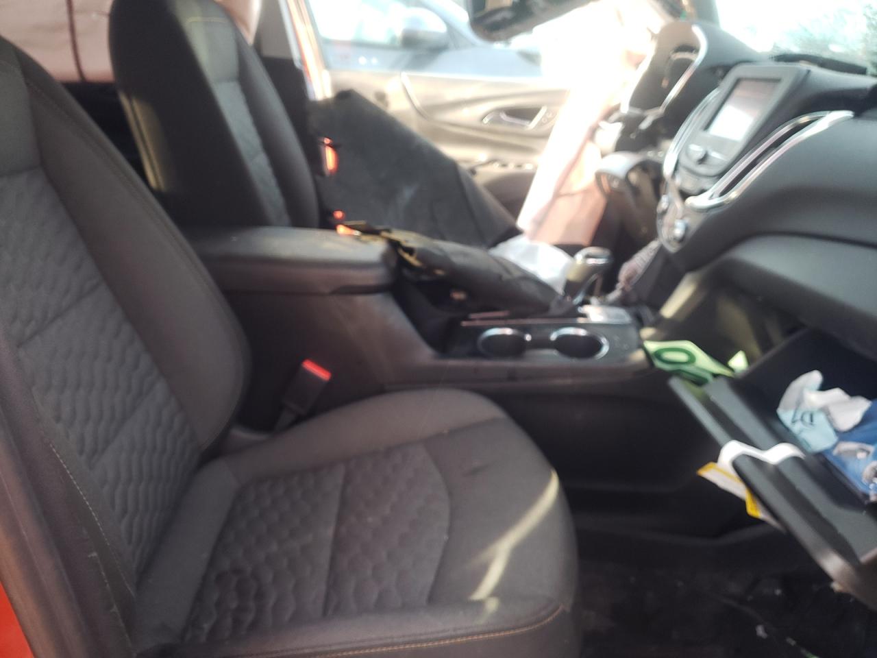Photo 5 from auction – 2020 CHEVROLET EQUINOX LT with VIN 2GNAXJEV1L6166606