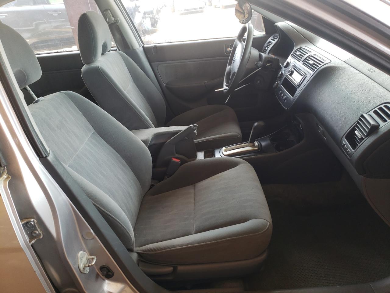 Photo 5 from auction – 2004 HONDA CIVIC EX with VIN 2HGES26794H516859