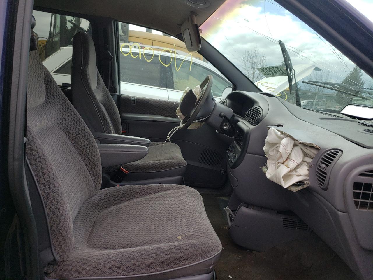 Photo 5 from auction – 1998 DODGE CARAVAN with VIN 2B4GP44GXWR629415