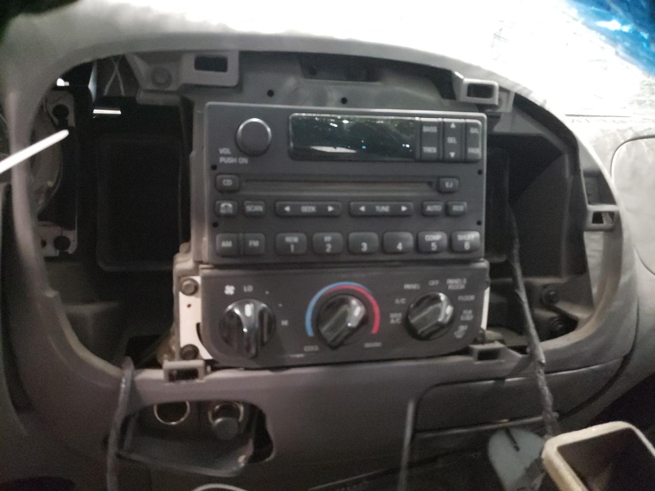 Photo 9 from auction – 1999 FORD F150 with VIN 1FTRX08W4XKB84398
