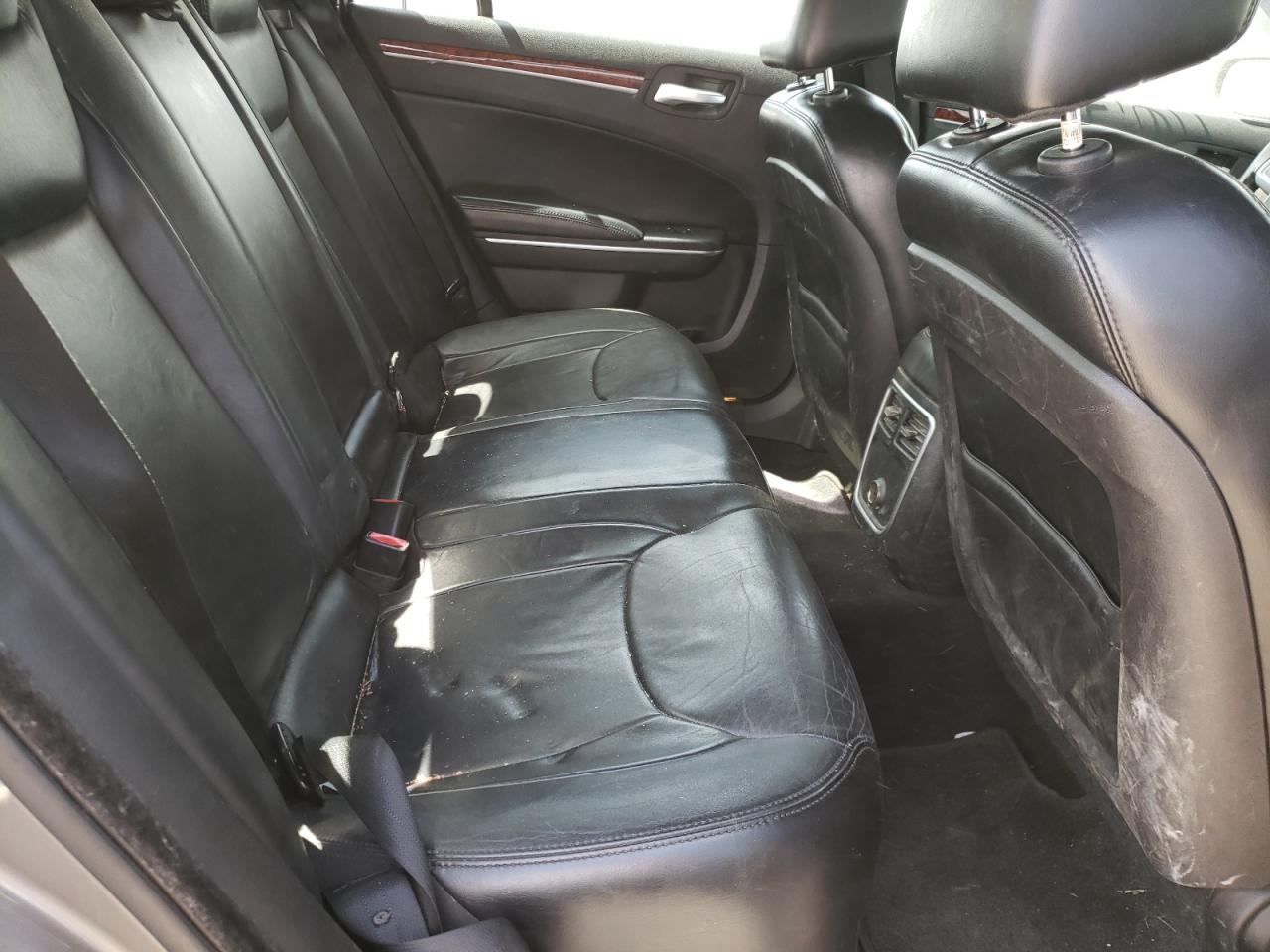 Photo 6 from auction – 2014 CHRYSLER 300 with VIN 2C3CCAAG4EH235319