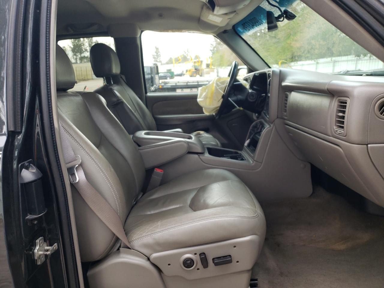 Photo 5 from auction – 2003 CHEVROLET SILVERADO with VIN 1GCEK19T23E220816