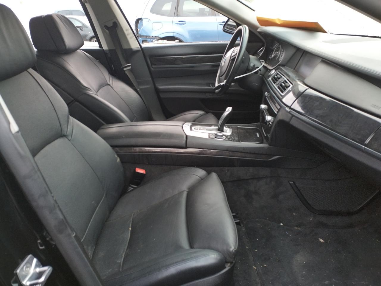 Photo 5 from auction – 2011 BMW 740 LI with VIN WBAKB4C57BC574336