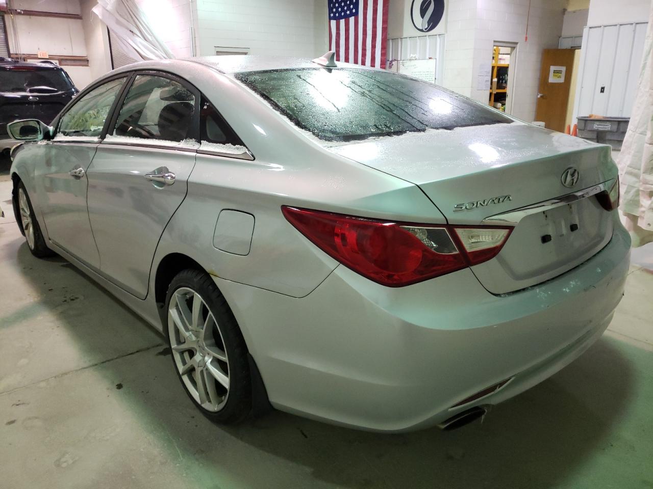 Photo 3 from auction – 2011 HYUNDAI SONATA SE with VIN 5NPEC4AC1BH098314