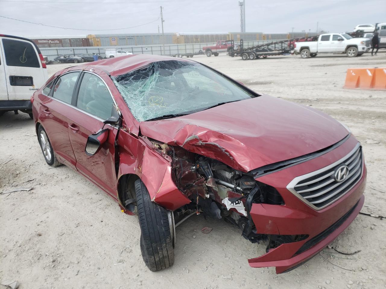 HYUNDAI SONATA SE 2016 with VIN 5NPE24AF1GH405534 - Photo from auction