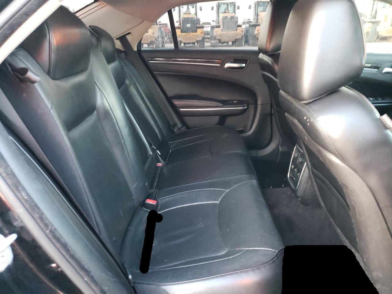Photo 6 from auction – 2016 CHRYSLER 300C with VIN 2C3CCAEG0GH161331