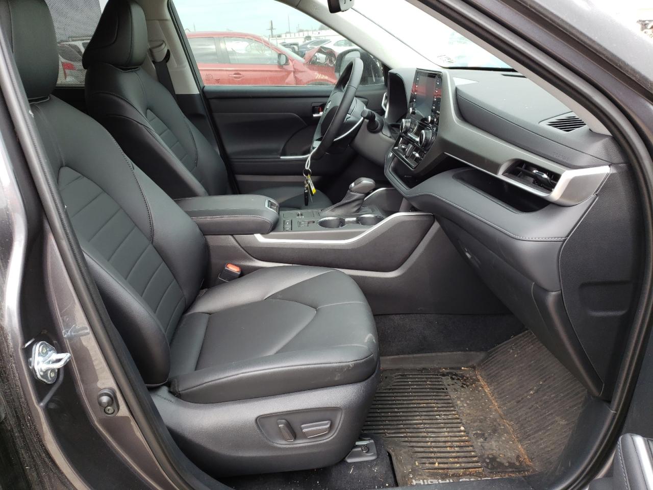 Photo 5 from auction – 2021 TOYOTA HIGHLANDER with VIN 5TDGZRAH2MS050723