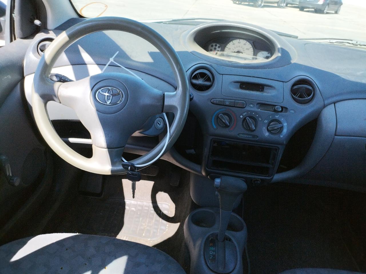 Photo 9 from auction – 2001 TOYOTA ECHO with VIN JTDBT123910155113