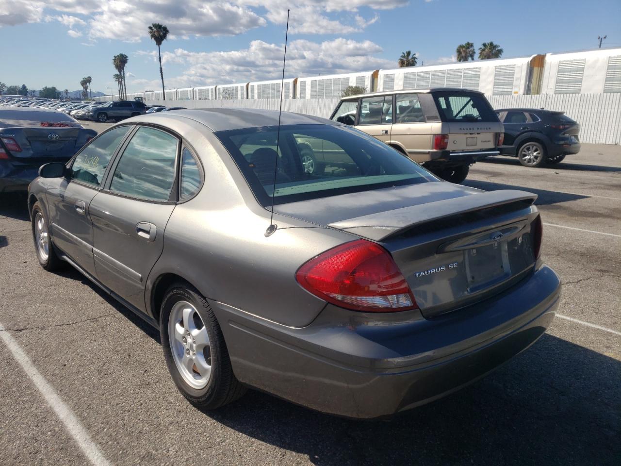 Photo 3 from auction – 2005 FORD TAURUS SE with VIN 1FAFP53U45A232819