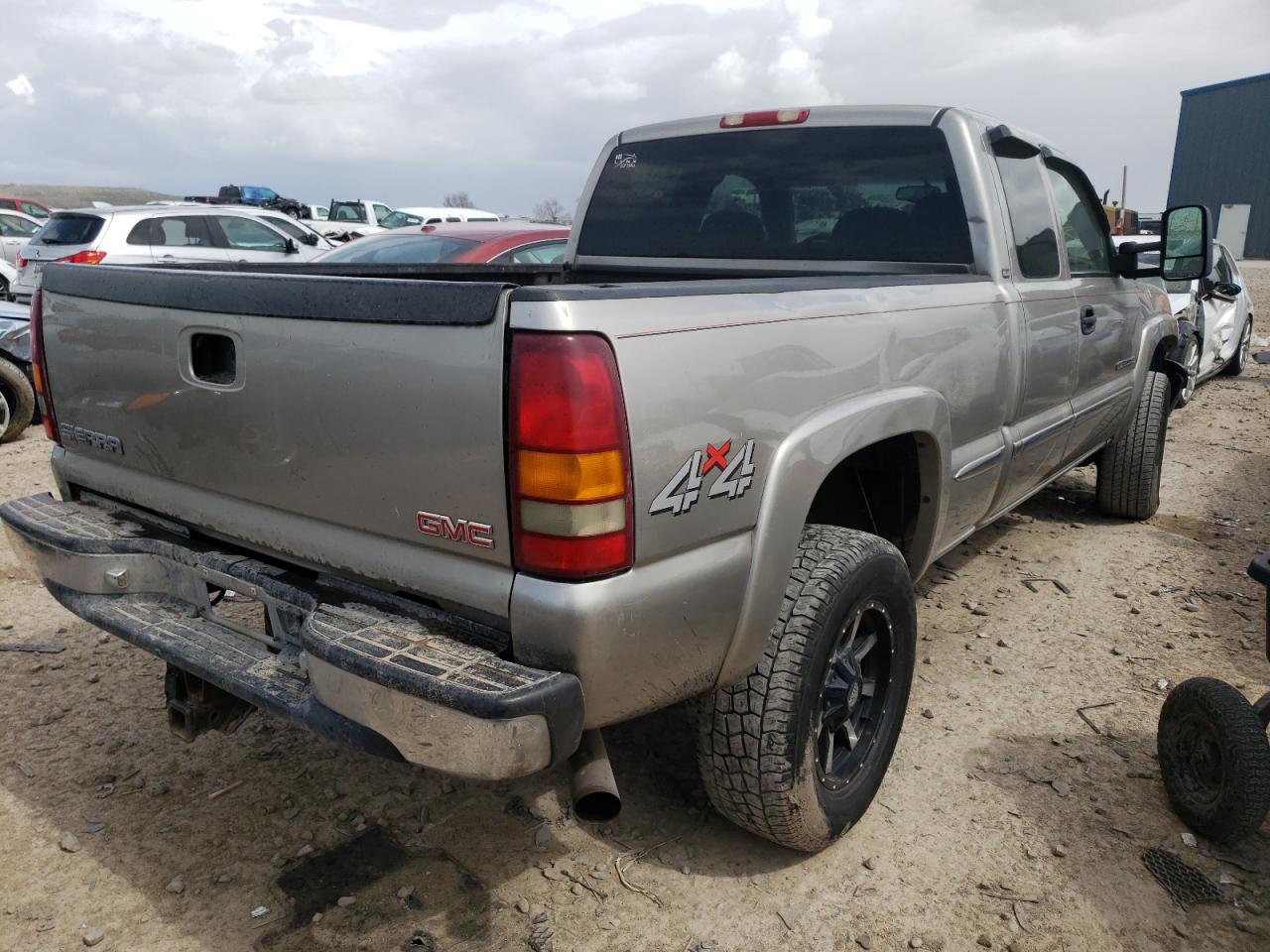 Photo 4 from auction – 2002 GMC SIERRA with VIN 1GTHK29G42E119619