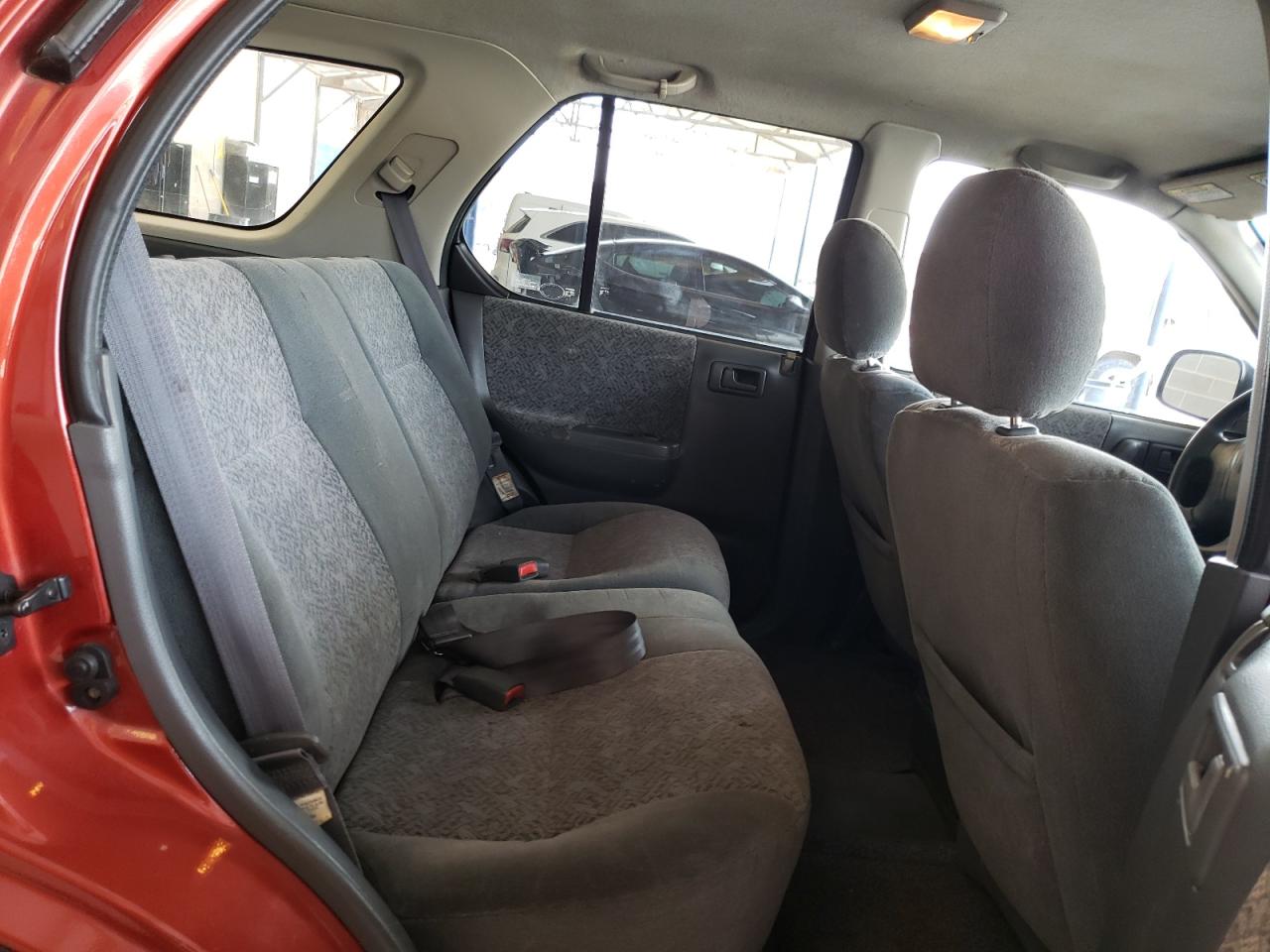 Photo 6 from auction – 2000 ISUZU RODEO S with VIN 4S2DM58W5Y4327658
