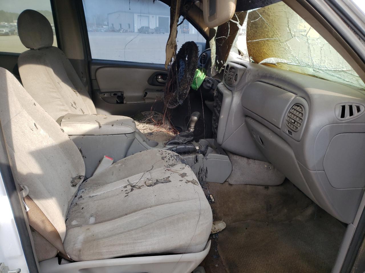 Photo 5 from auction – 2005 CHEVROLET TRAILBLAZE with VIN 1GNET16S056109307