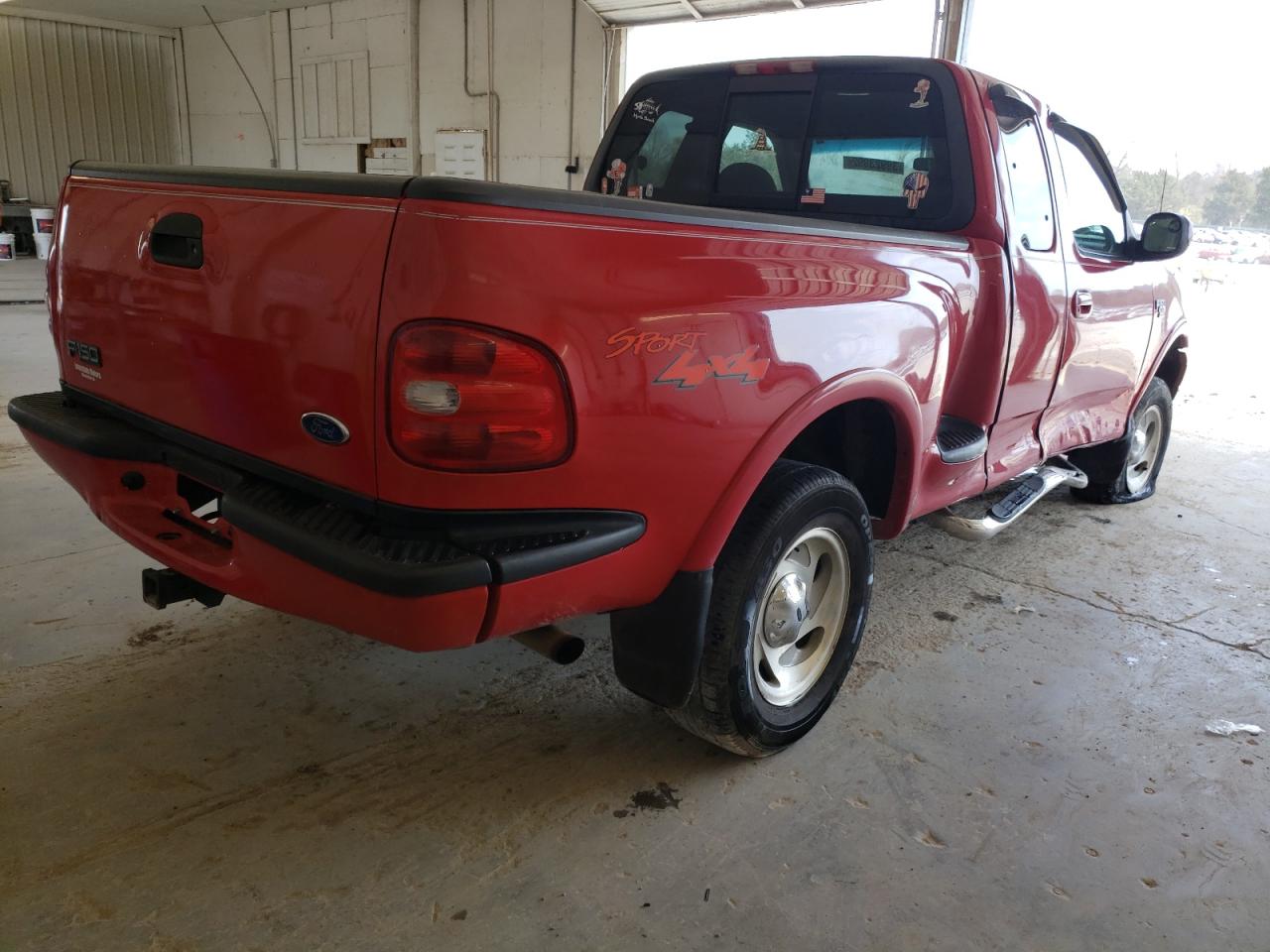 Photo 4 from auction – 1999 FORD F150 with VIN 1FTRX08W7XKB64002