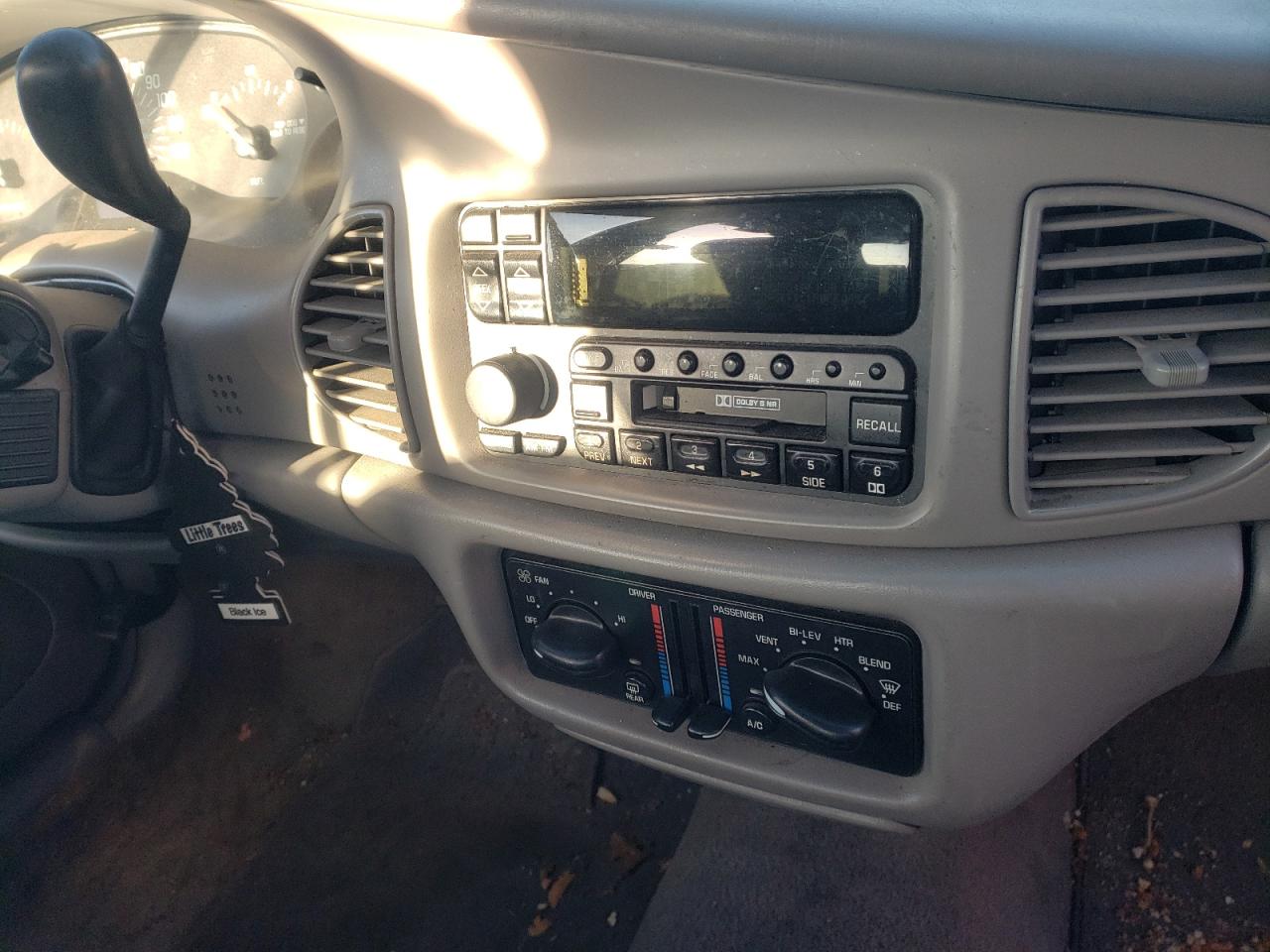 Photo 9 from auction – 2003 BUICK CENTURY with VIN 2G4WS52J031138195