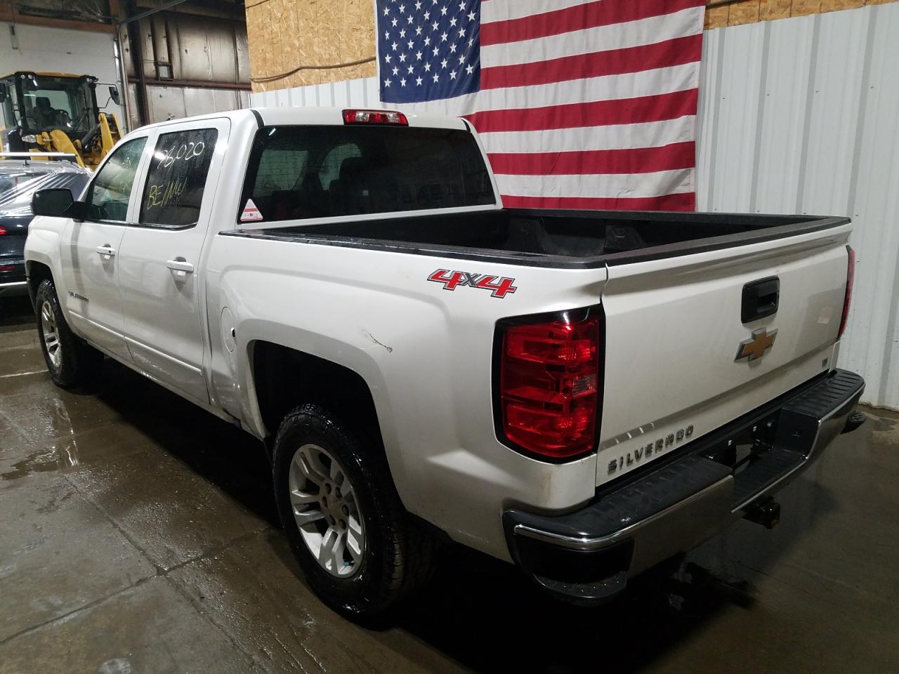 Photo 3 from auction – 2017 CHEVROLET SILVERADO with VIN 3GCUKREC5HG505638
