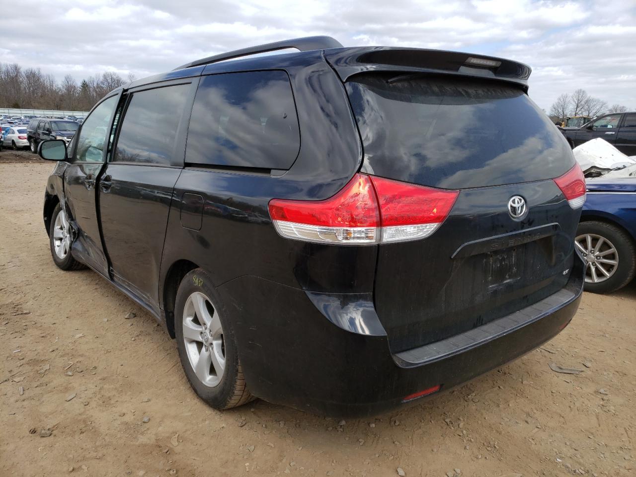 Photo 3 from auction – 2012 TOYOTA SIENNA LE with VIN 5TDKK3DC1CS180969
