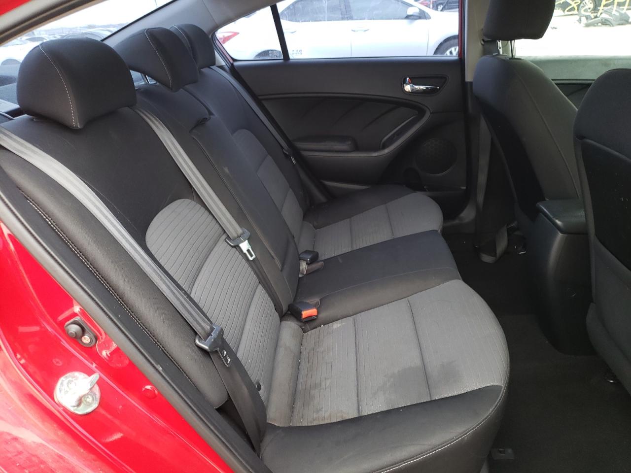 Photo 6 from auction – 2015 KIA FORTE LX with VIN KNAFX4A61F5368728