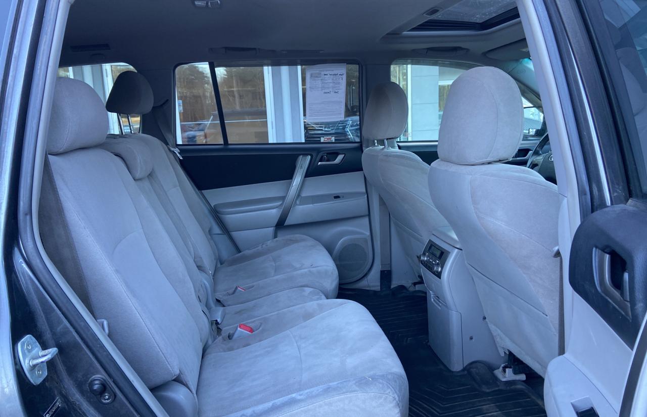 Photo 6 from auction – 2008 TOYOTA HIGHLANDER with VIN JTEES43A682094733