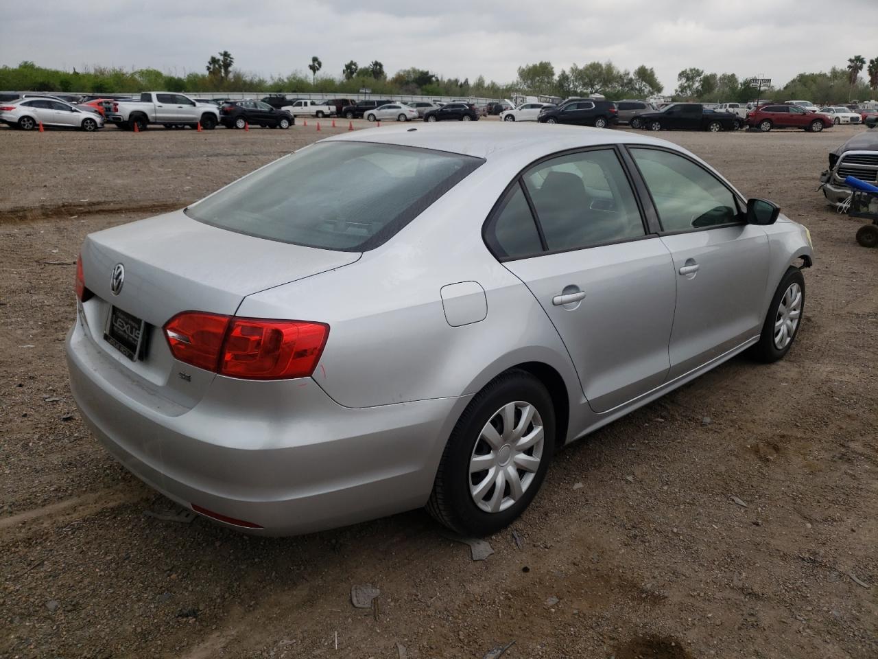 Photo 4 from auction – 2014 VOLKSWAGEN JETTA BASE with VIN 3VW2K7AJ7EM275689
