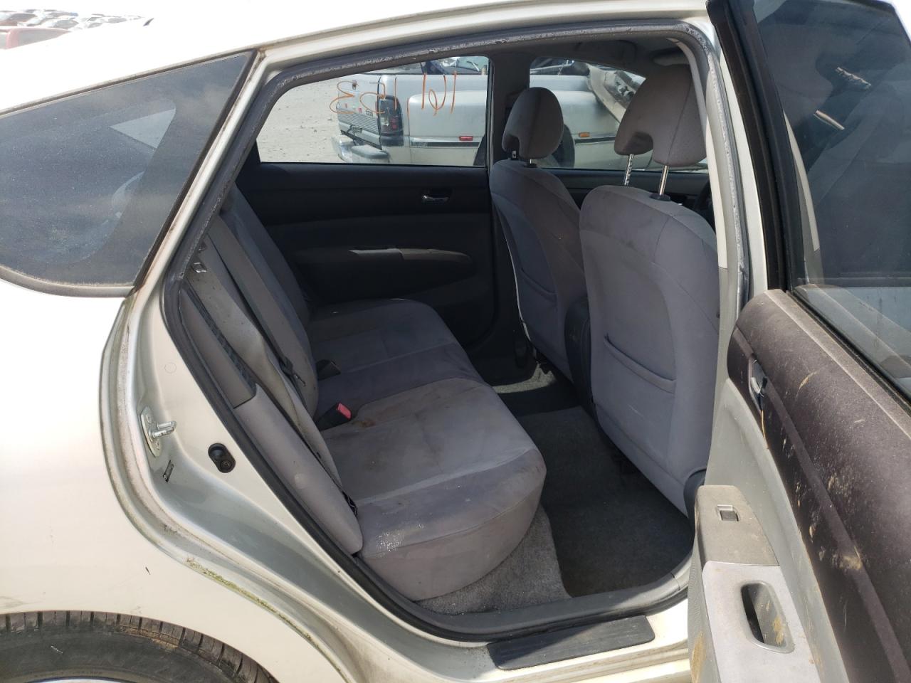 Photo 6 from auction – 2004 TOYOTA PRIUS with VIN JTDKB22U740101184