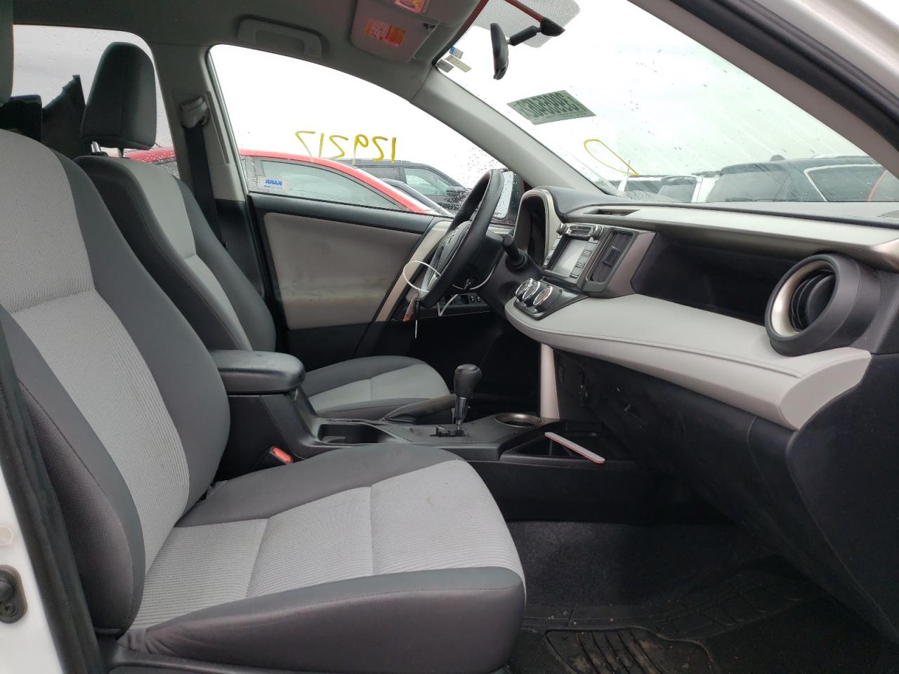 Photo 5 from auction – 2015 TOYOTA RAV4 LE with VIN 2T3BFREVXFW240466