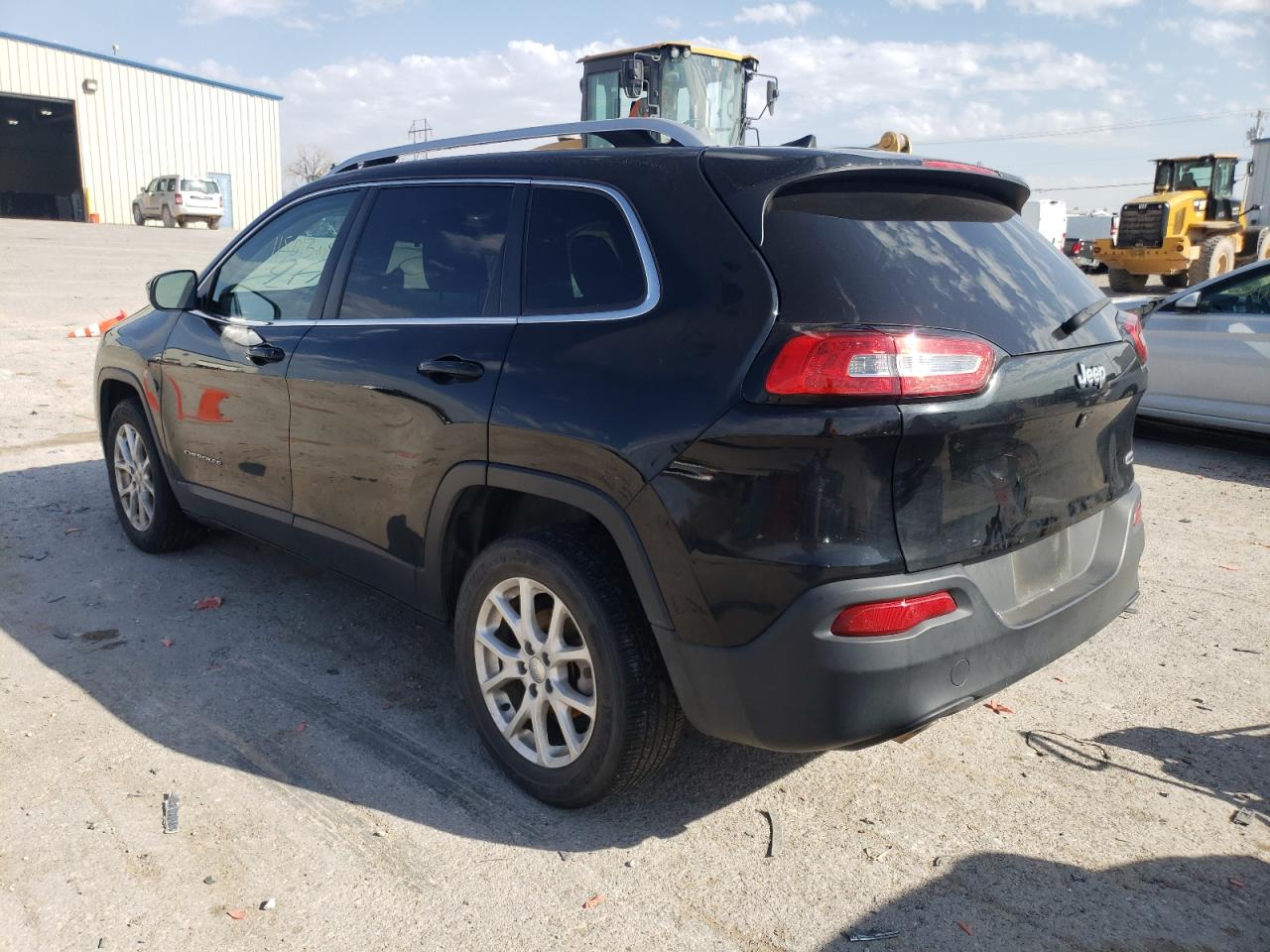 Photo 3 from auction – 2017 JEEP CHEROKEE L with VIN 1C4PJLCB4HW660903