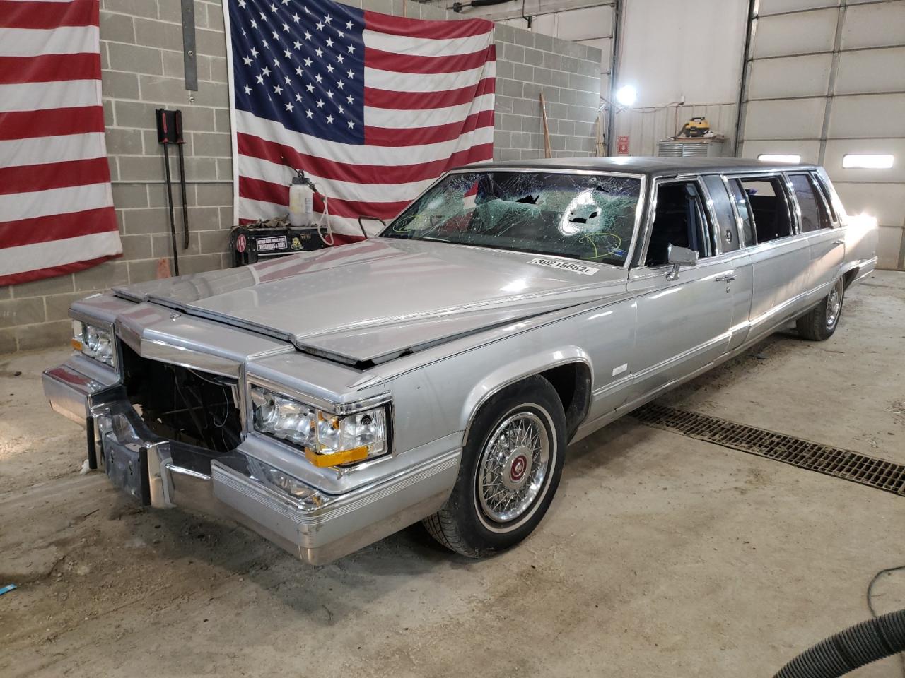 Photo 2 from auction – 1992 CADILLAC BROUGHAM with VIN 1G6DW5473NR712688