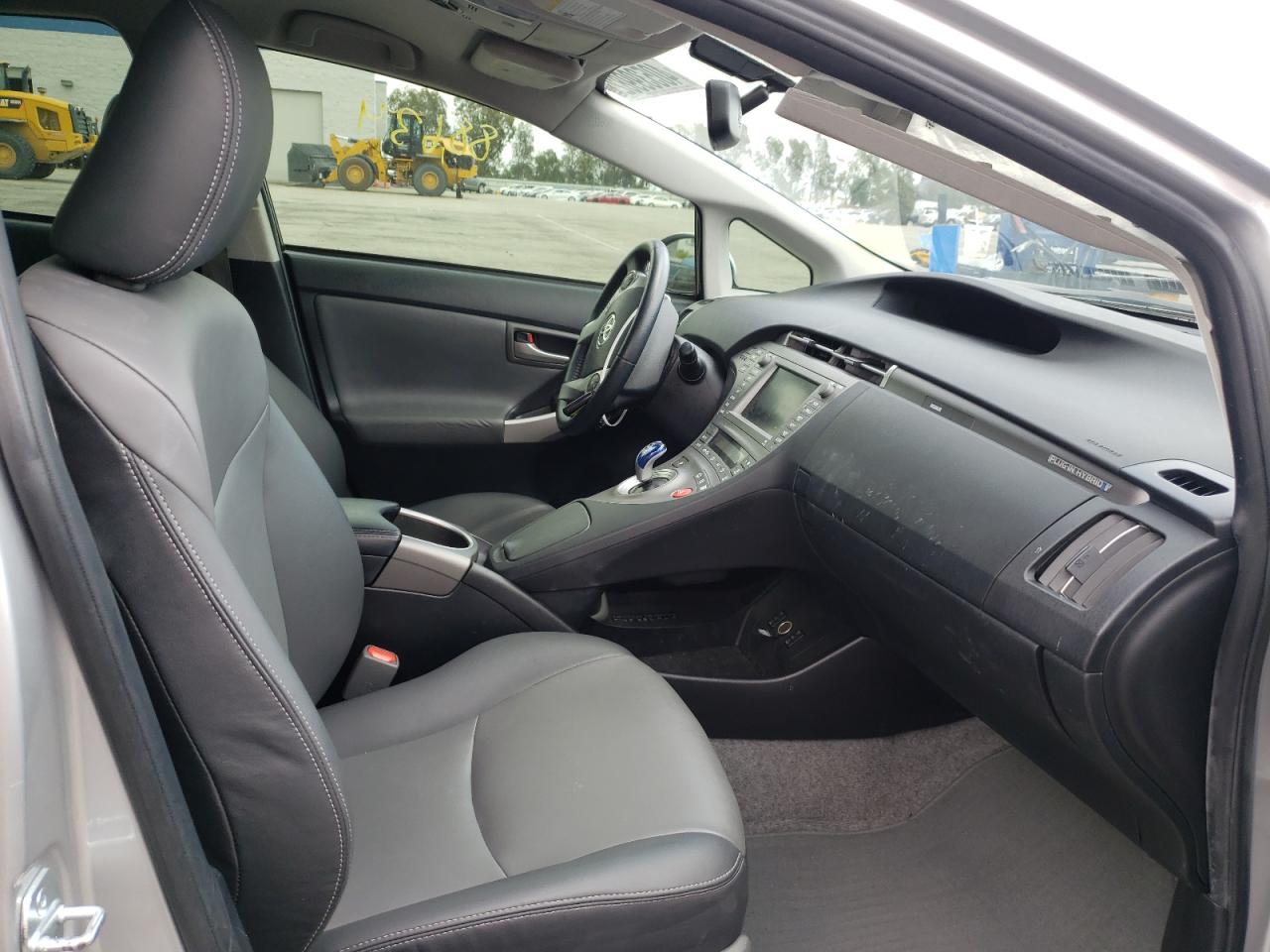 Photo 5 from auction – 2014 TOYOTA PRIUS PLUG with VIN JTDKN3DP0E3057128