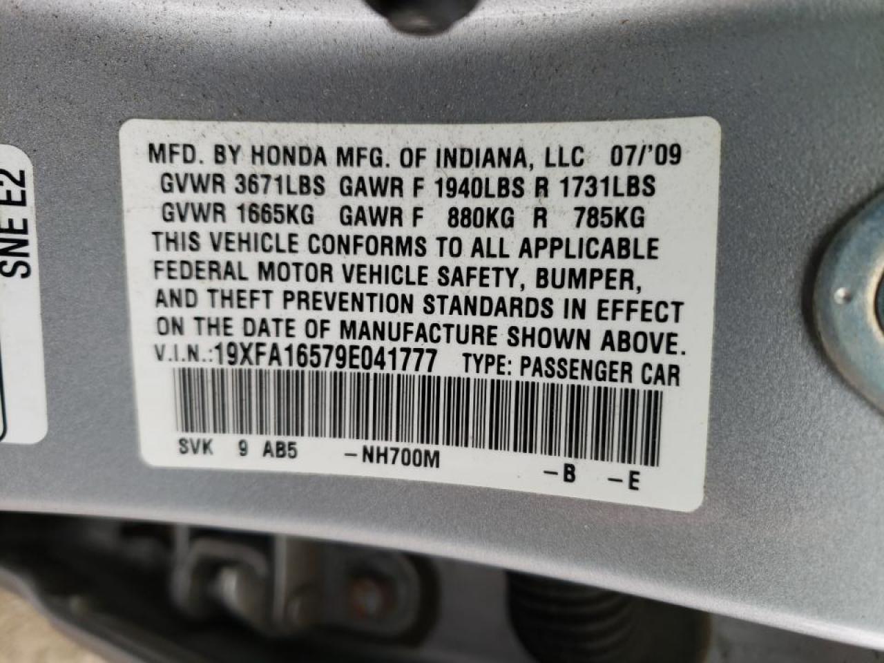 Photo 10 from auction – 2009 HONDA CIVIC LX with VIN 19XFA16579E041777
