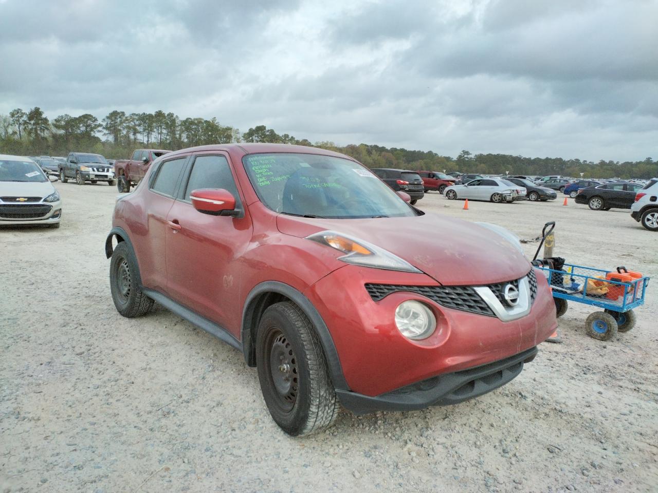NISSAN JUKE S 2015 with VIN JN8AF5MR1FT501936 - Photo from auction