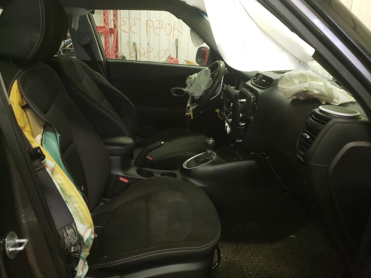 Photo 5 from auction – 2015 KIA SOUL with VIN KNDJN2A2XF7232252