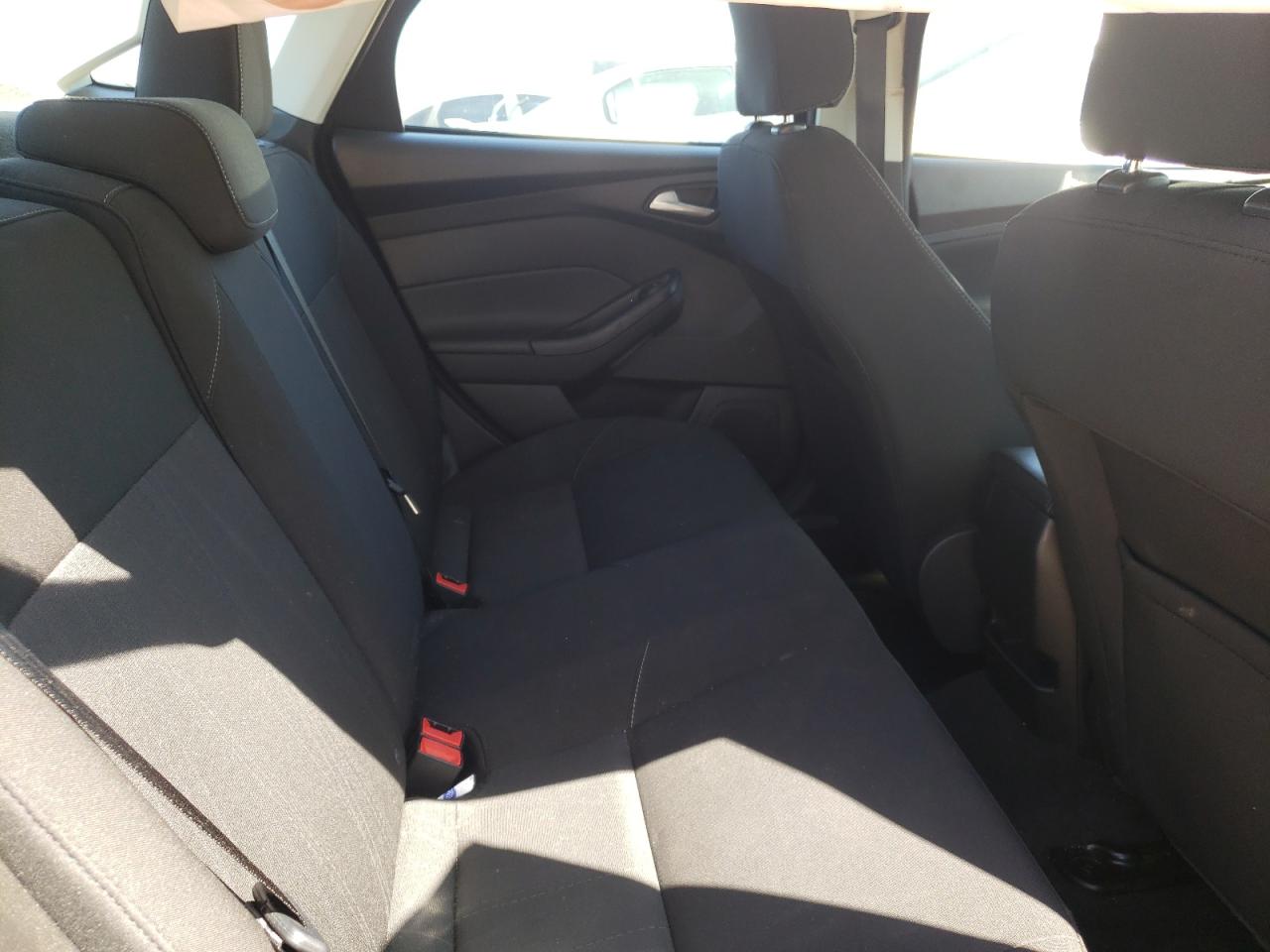 Photo 6 from auction – 2017 FORD FOCUS SE with VIN 1FADP3F22HL227973