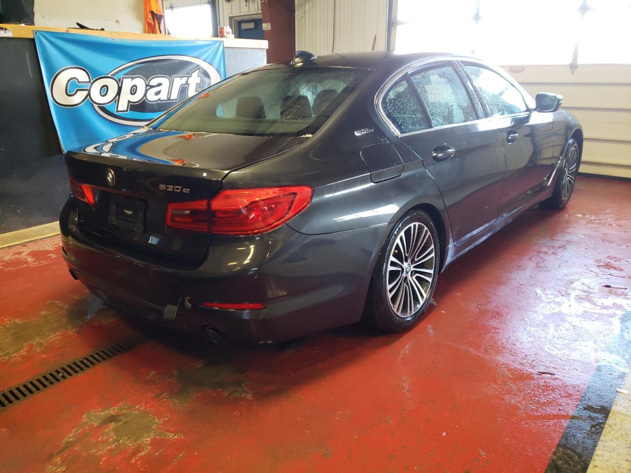 Photo 4 from auction – 2019 BMW 530XE with VIN WBAJB1C50KB375337