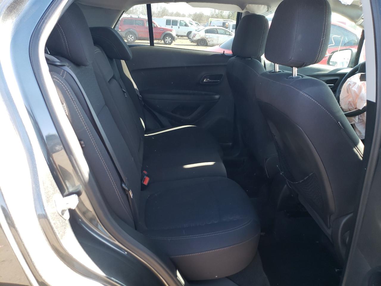 Photo 6 from auction – 2020 CHEVROLET TRAX LS with VIN 3GNCJKSB0LL204767