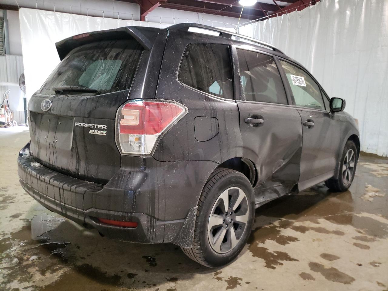 Photo 4 from auction – 2017 SUBARU FORESTER 2 with VIN JF2SJAGC3HH425481