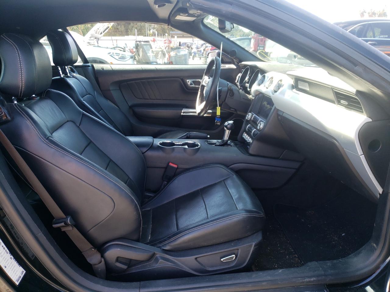 Photo 5 from auction – 2016 FORD MUSTANG with VIN 1FATP8UH0G5212925