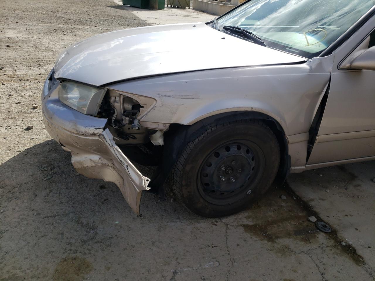 Photo 9 from auction – 2001 TOYOTA CAMRY CE with VIN 4T1BG22K91U063554