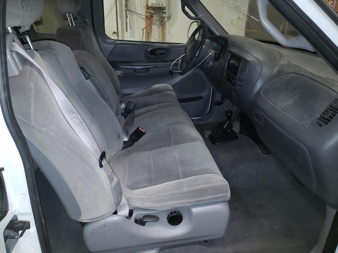 Photo 5 from auction – 2001 FORD F150 with VIN 1FTRX18L21KF81403